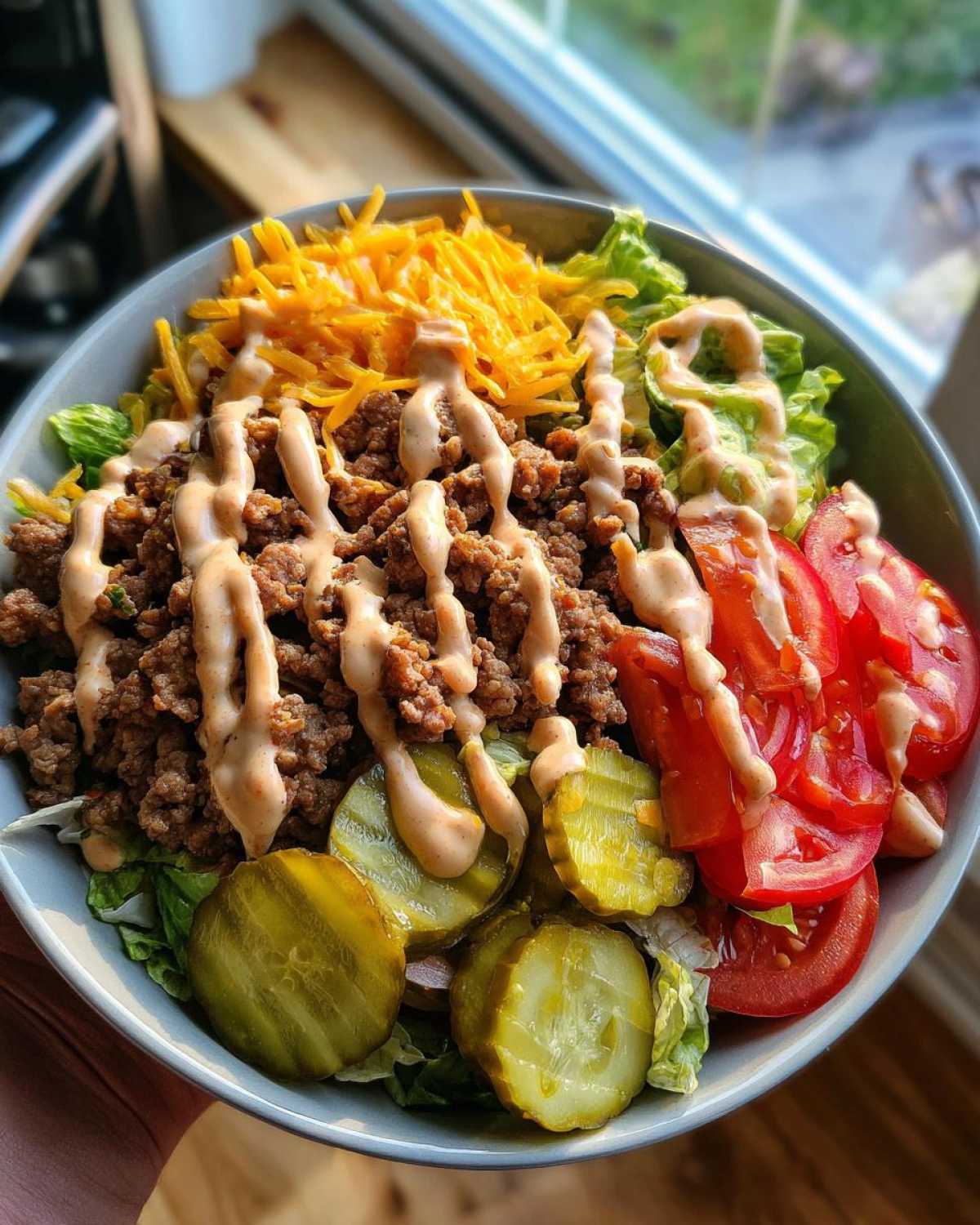 Cheeseburger Salad Bowls - detail 1