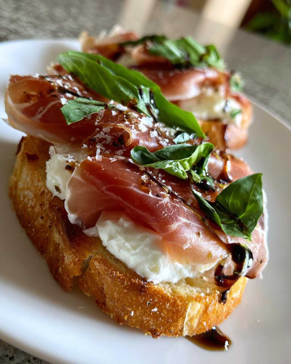 Burrata & Prosciutto Crostini - detail 2