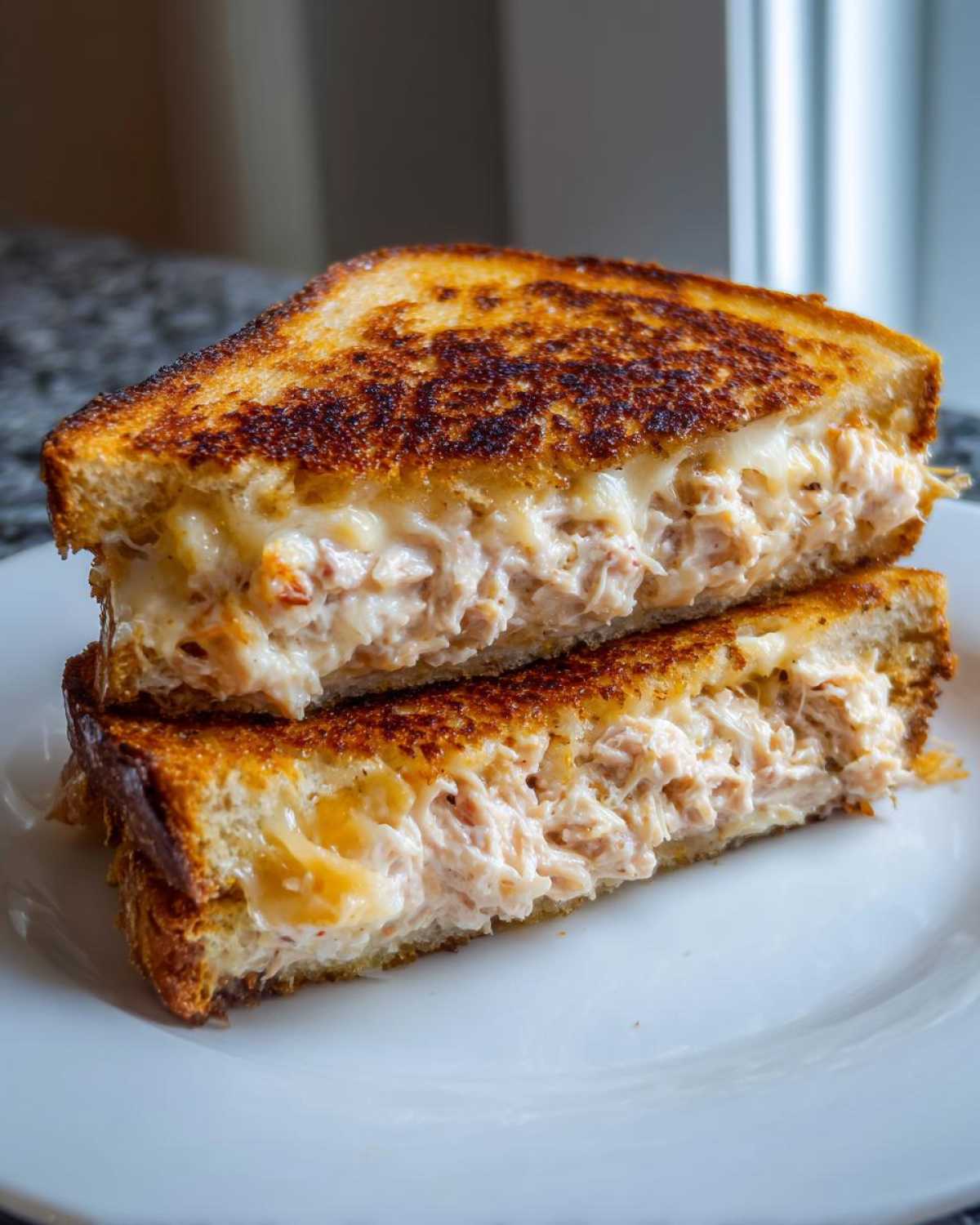 Classic tuna melt - detail 1