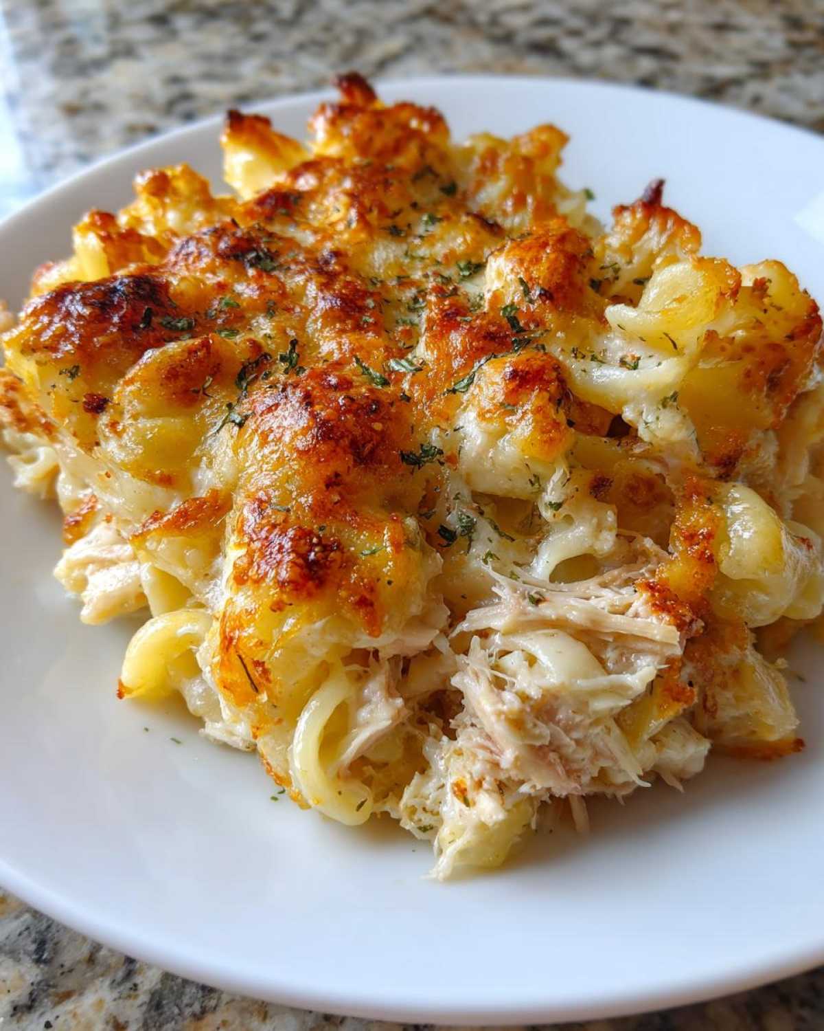 Classic tuna noodle casserole - detail 3