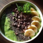 Mint Chocolate Chip Smoothie Bowl