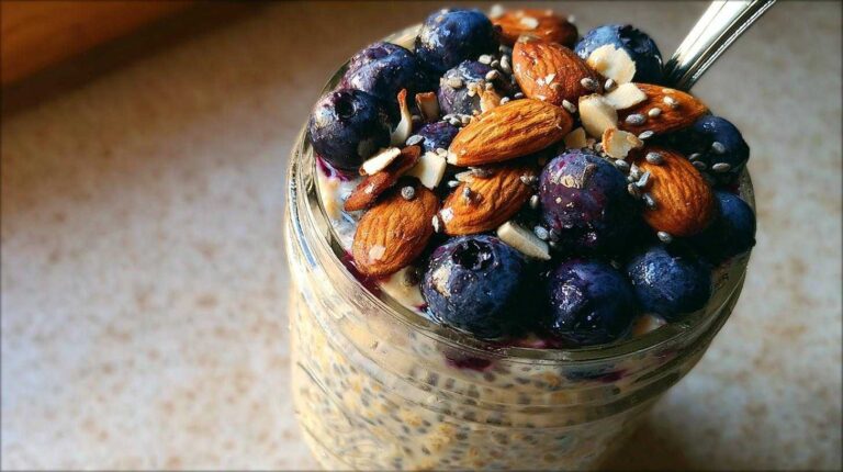 Blueberry Almond Overnight Oats