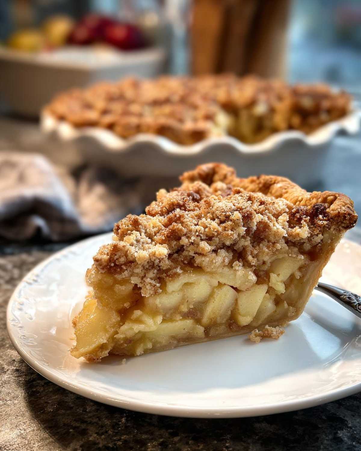 Dutch Apple Pie with Streusel Topping - detail 3