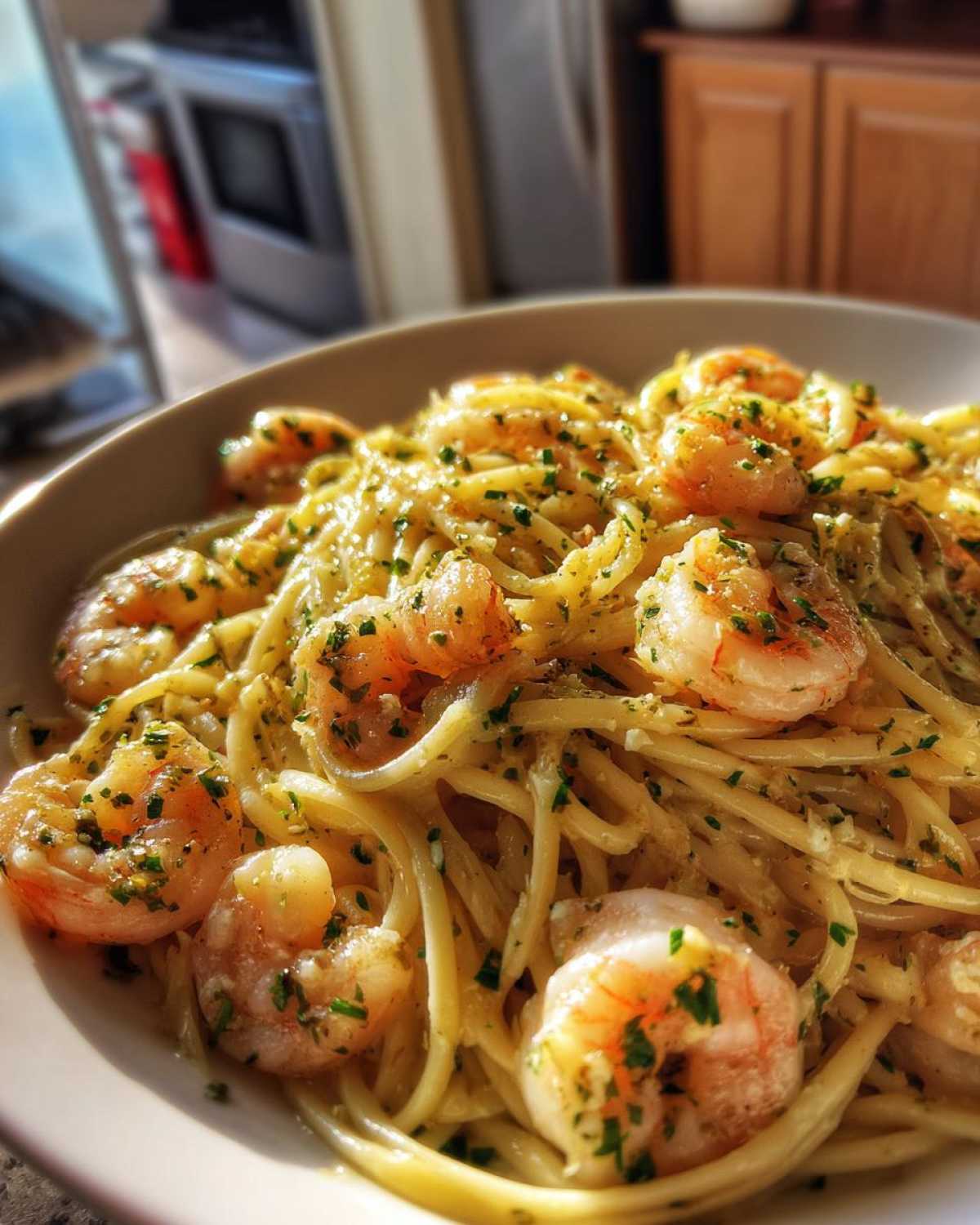 Garlic Lemon Shrimp Scampi Pasta - detail 3