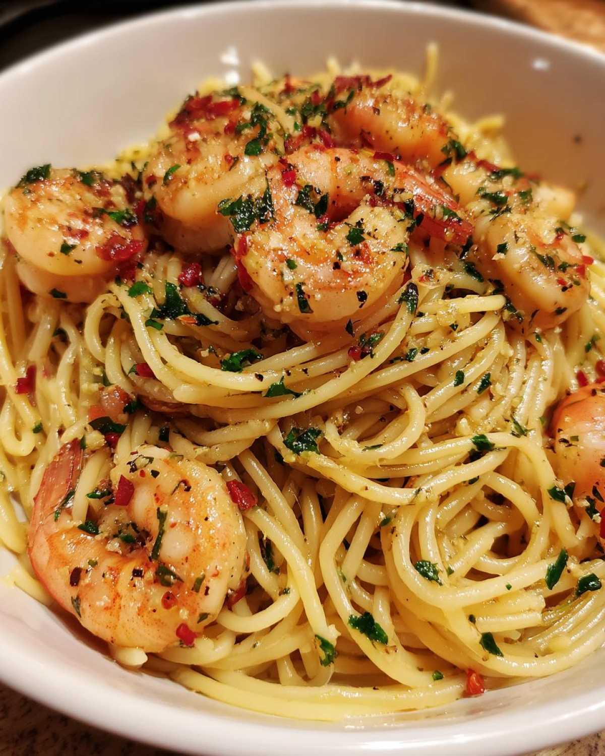 Spaghetti Aglio e Olio with Shrimp - detail 4