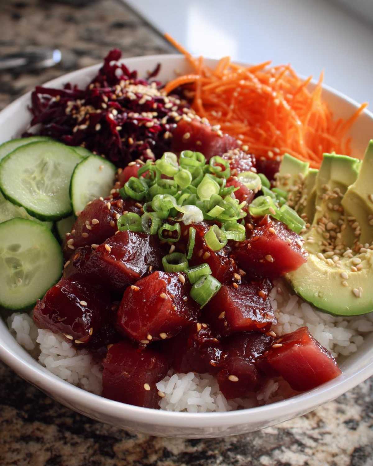 Spicy Tuna Poke Bowl - detail 1