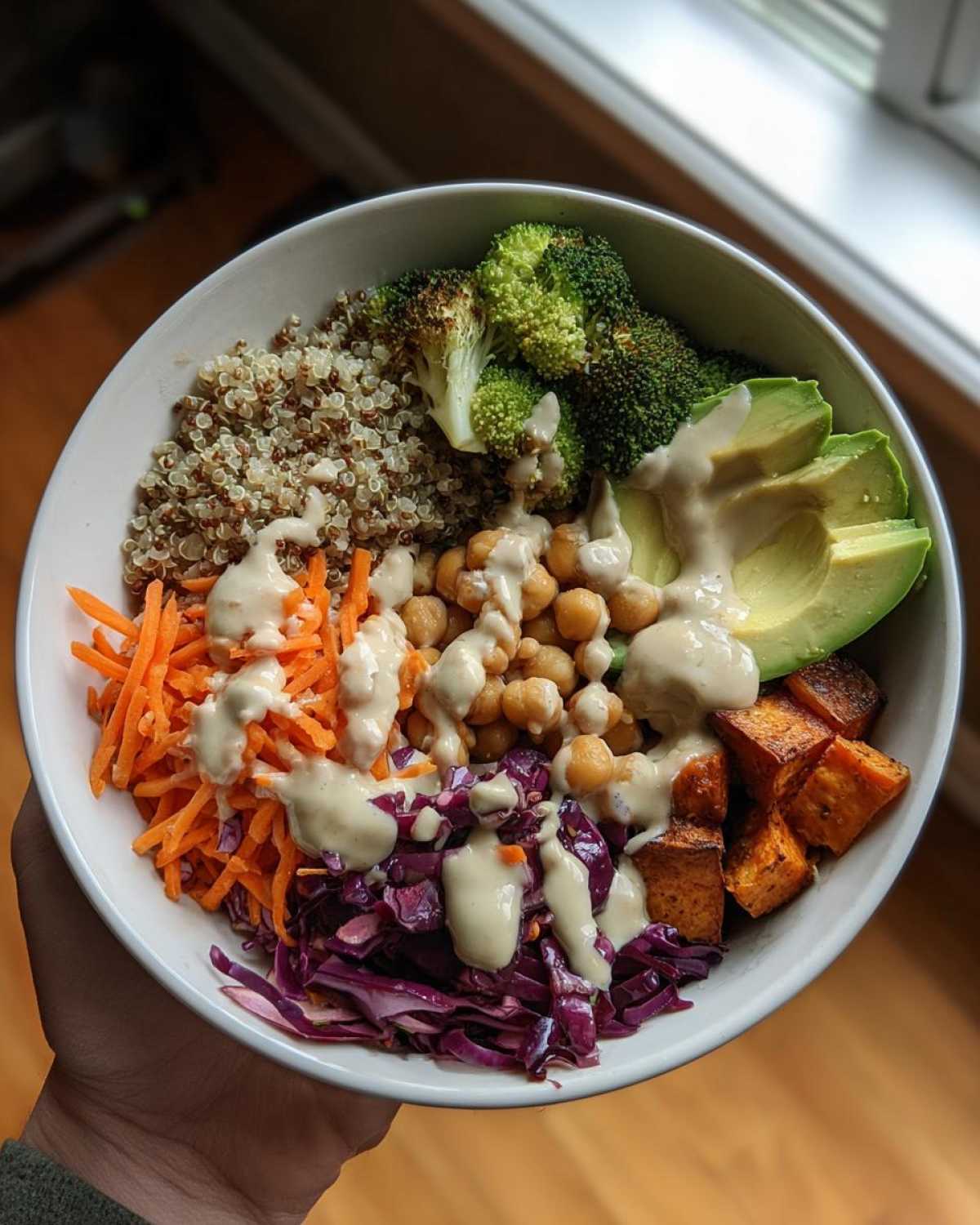 Vegan Buddha Bowl with Tahini Dressing - detail 1