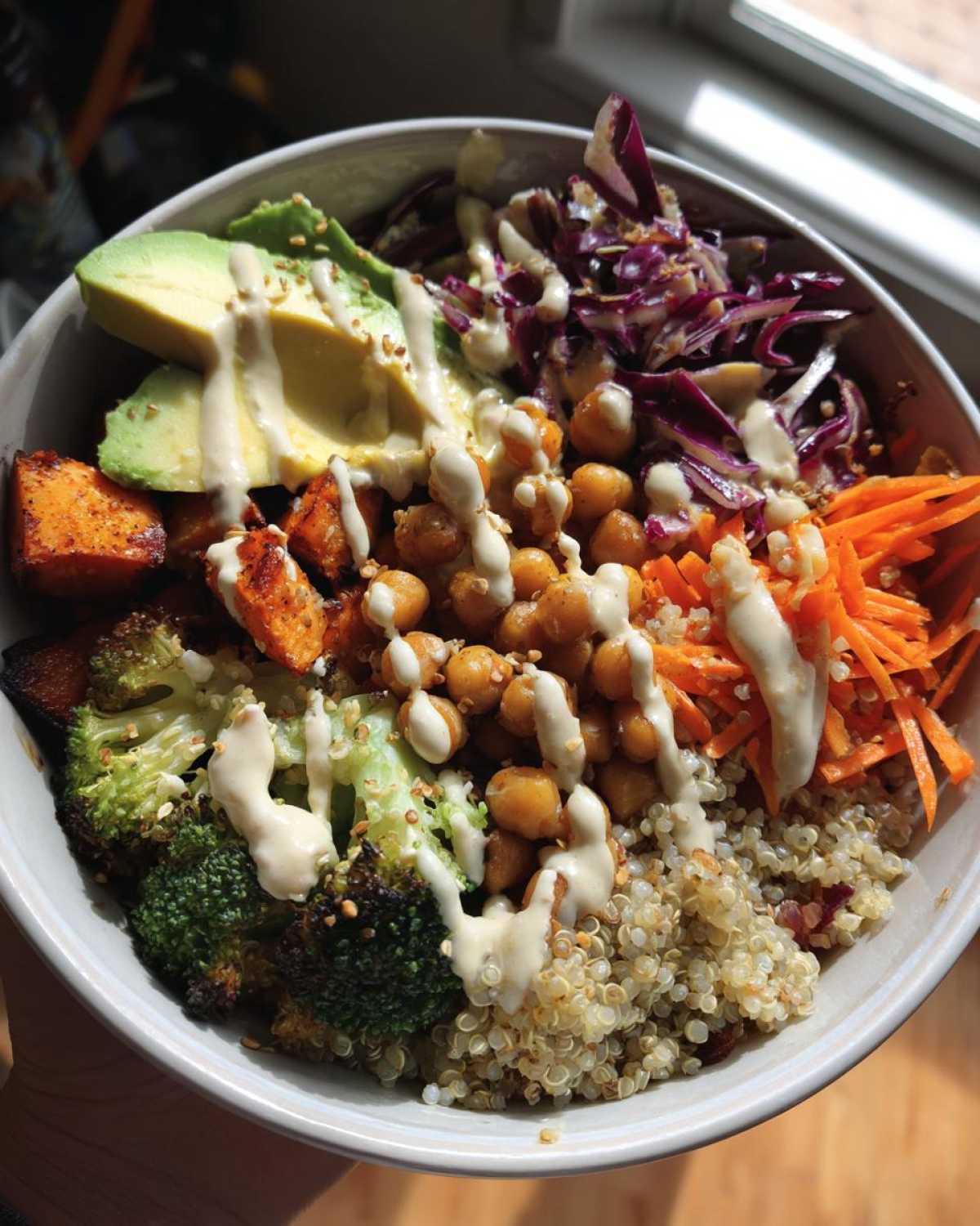 Vegan Buddha Bowl with Tahini Dressing - detail 2