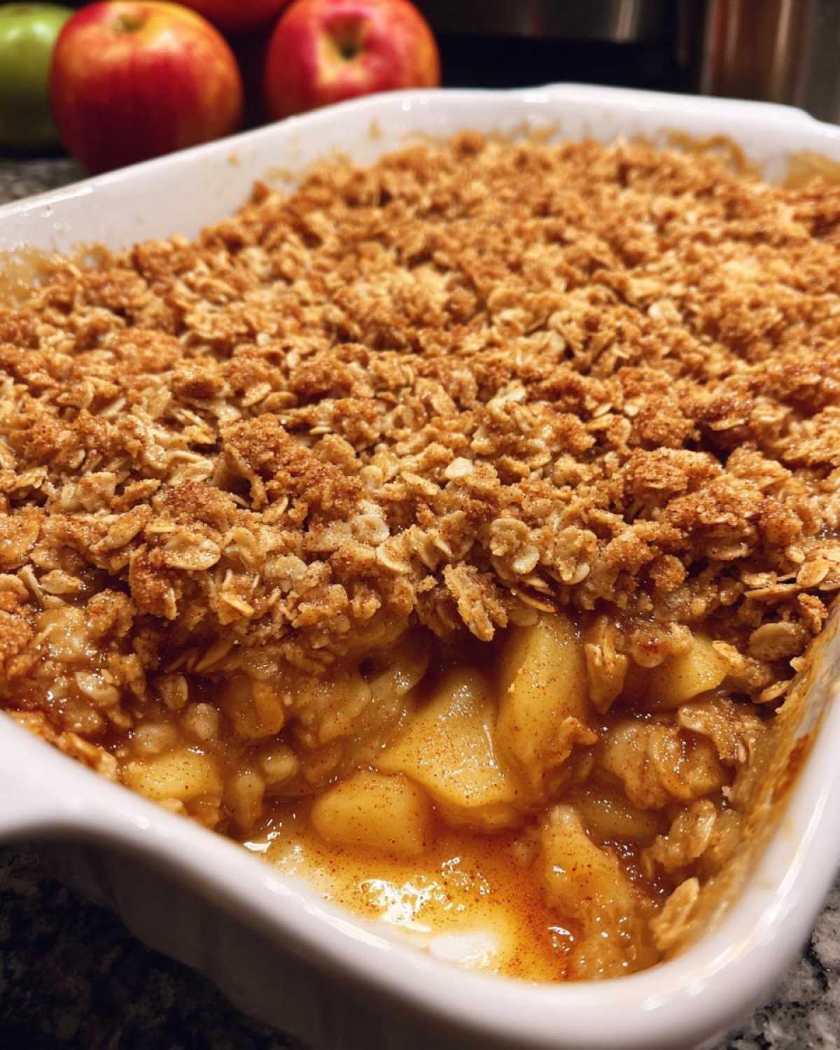 Granny's Secret Apple Crisp - Old-Fashioned Goodness - detail 3