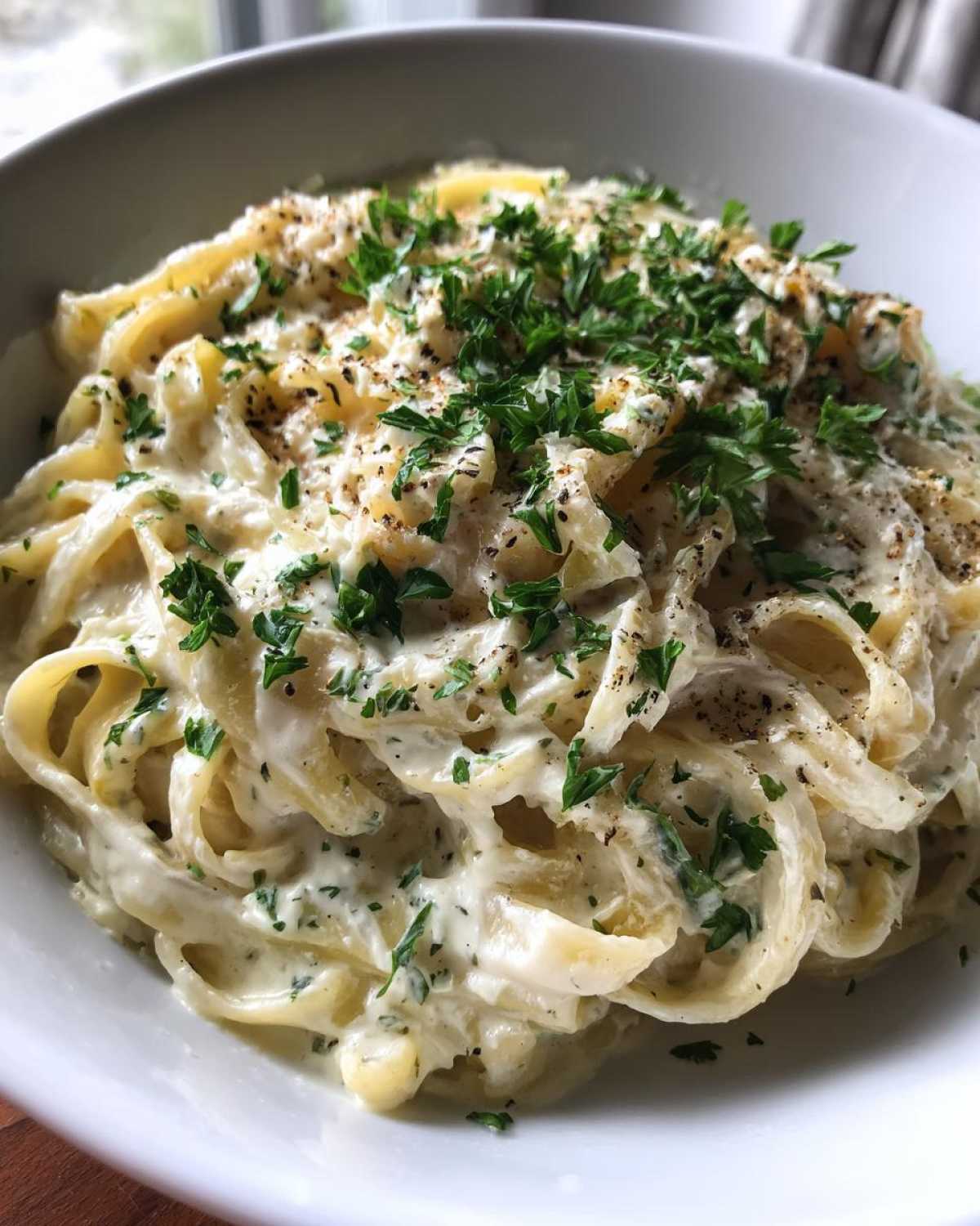 Low-Cal Fettuccine Alfredo Swap - Secret Ingredient Sauce - detail 1