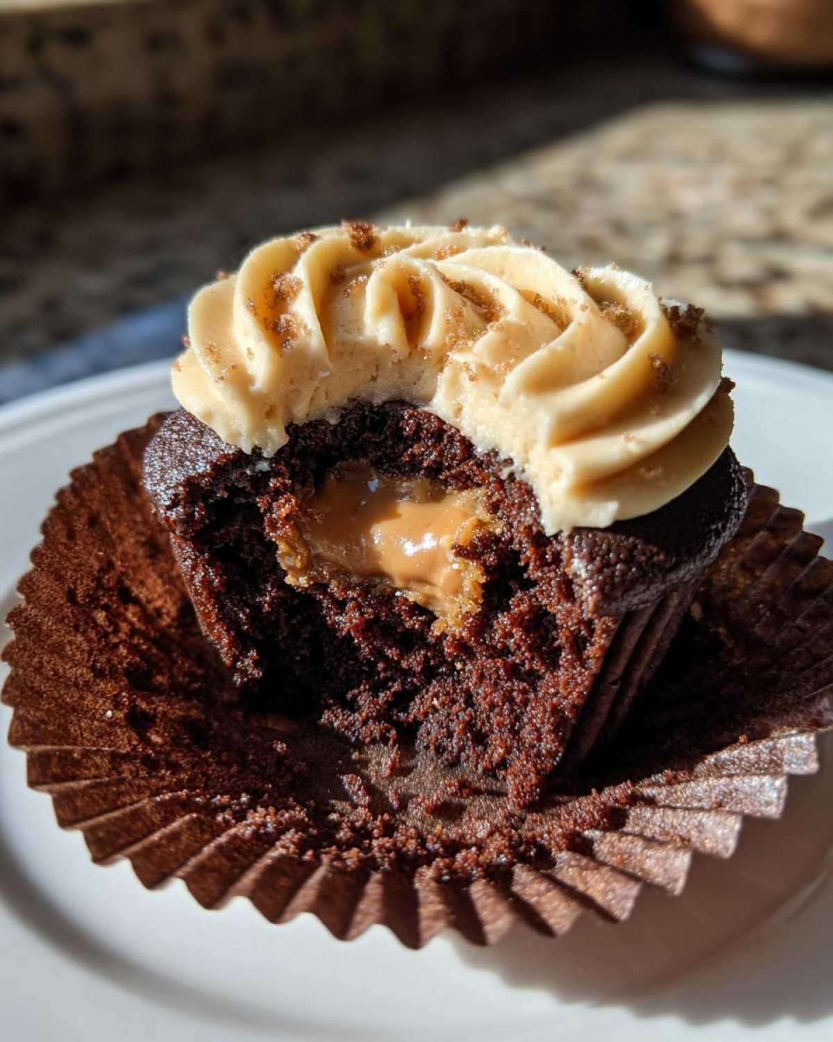 Peanut Butter Cup Stuffed Cupcakes - Surprise Center - detail 1