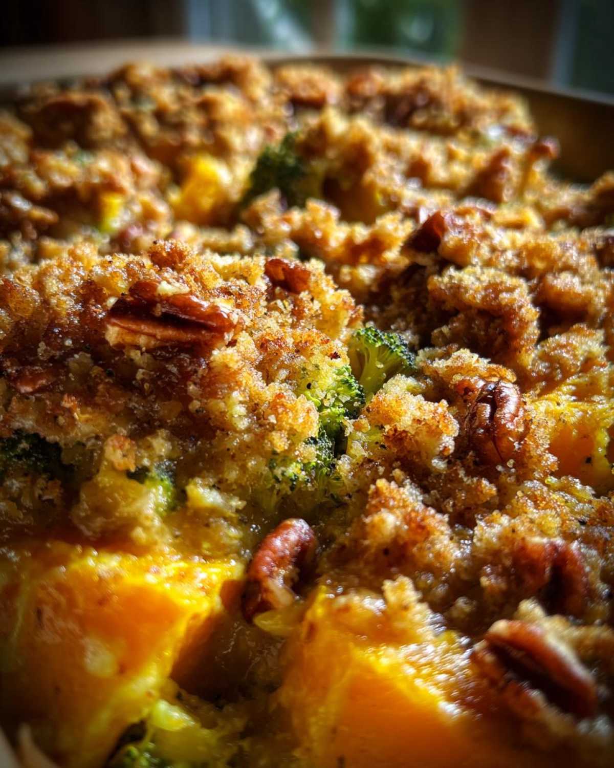 Crunchy topping squash casserole - detail 3